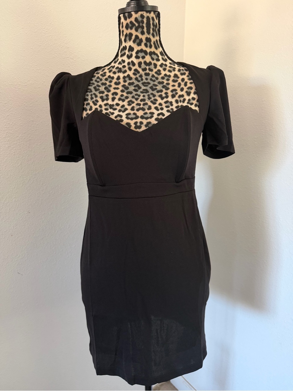 HYFVE Black Sweetheart Neckline Puff Sleeve Mini Dress